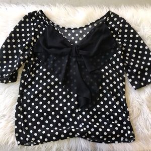 Bow-backed cuffed sleeve blouse